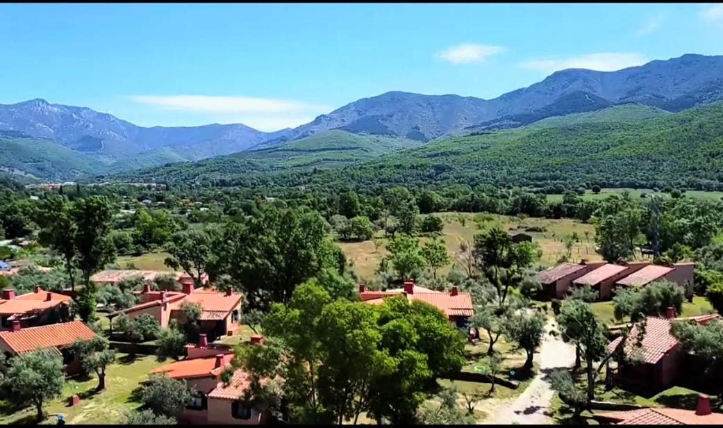 Resort Vacacional Aldea Vetonia En Hervas" Ideal Parejas Y Familias" Chquipark, Zonas Deportivas Bar Restaurante Y Actividades Diarias Zonas Infantiles Piscinas -No Se Admiten Mascotas Julio Y Agosto- Exterior photo